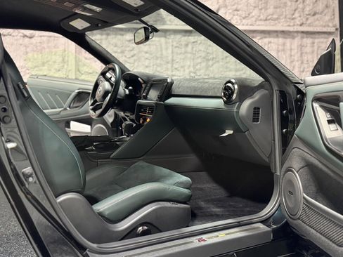 Used 2024 Nissan GT-R w/ Floor Mat Package AWD/4WD image 25