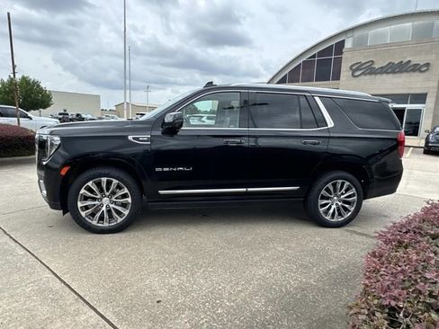 Used 2021 GMC Yukon Denali w/ Denali Premium Package RWD image 8