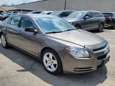 Used 2012 Chevrolet Malibu LS FWD image 3