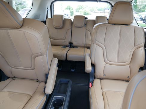 Certified 2025 INFINITI QX80 Sensory image 13