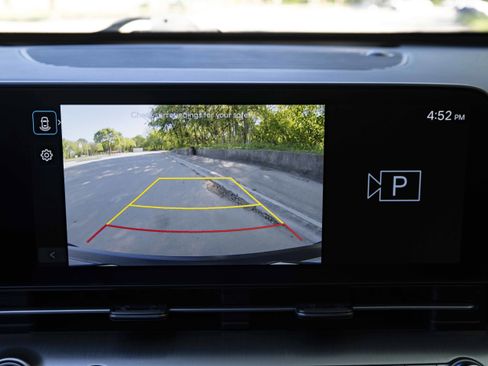 Used 2024 Hyundai Kona SEL w/ Convenience Package image 30