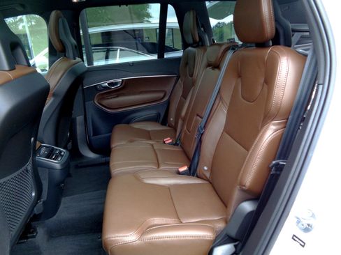 Used 2022 Volvo XC90 T6 Inscription image 18