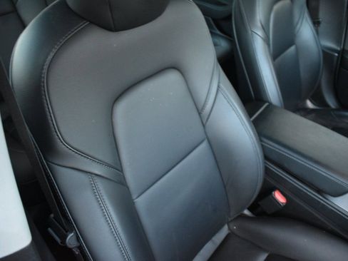 Used 2021 Tesla Model 3 Standard Range Plus image 21