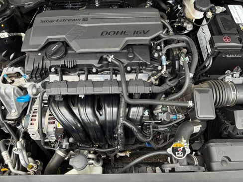 Used 2025 Kia K4 LXS image 32