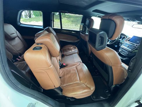 Used 2018 Mercedes-Benz GLS 550 4MATIC image 24
