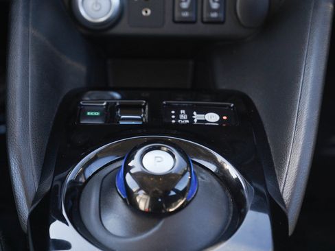 Used 2018 Nissan Leaf SL w/ SL Technology Package FWD image 19