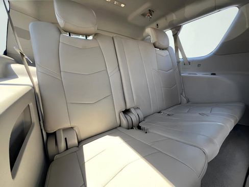 Used 2020 Cadillac Escalade ESV Premium Luxury AWD/4WD image 26