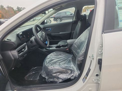 New 2025 Kia K4 LXS image 9