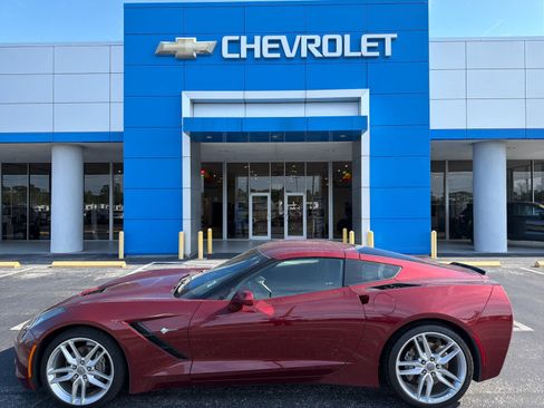 Used 2019 Chevrolet Corvette Stingray Coupe w/ 1LT RWD image 2