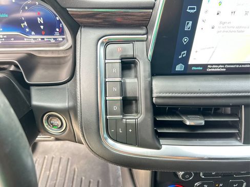 Used 2023 Chevrolet Suburban LT w/ Luxury Package RWD image 26