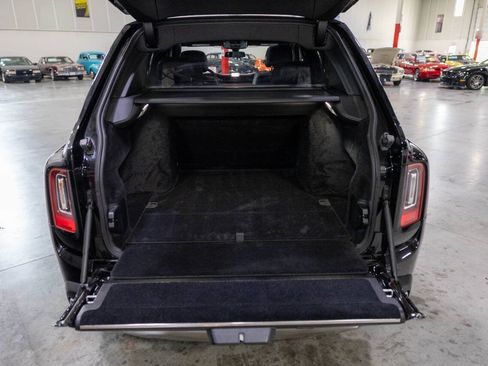 Used 2020 Rolls-Royce Cullinan AWD/4WD image 39