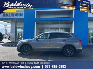 Used 2024 Volkswagen Tiguan SE image 1