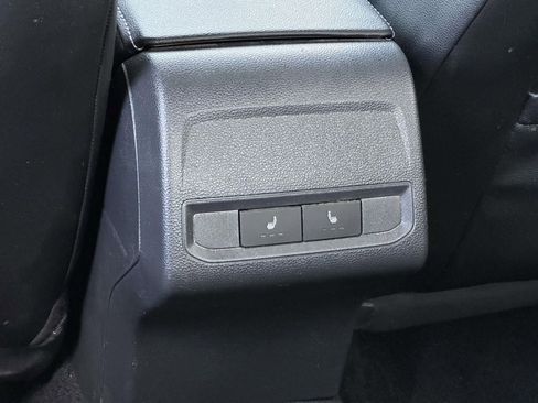 Used 2019 Volkswagen Jetta SE w/ Cold Weather Package image 14