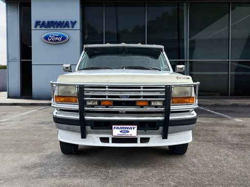 Used 1997 Ford F350 XLT image 2