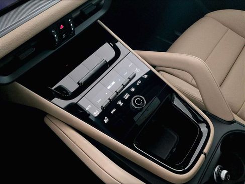 New 2026 Porsche Cayenne AWD/4WD image 18