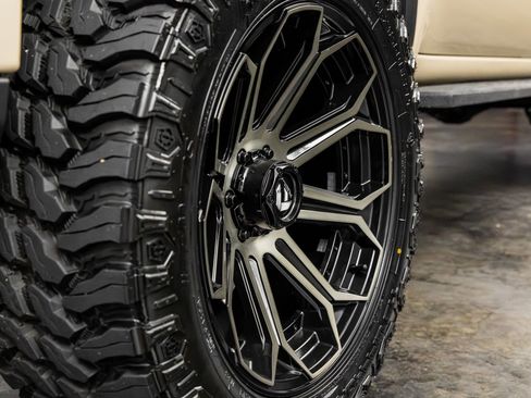 Used 2022 GMC Sierra 1500 AT4 w/ AT4 Premium Package AWD/4WD image 12