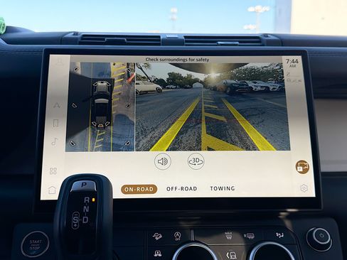 New 2026 Land Rover Defender 110 X-Dynamic SE AWD/4WD image 31