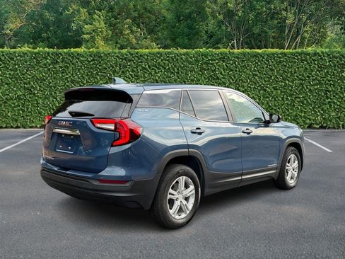 Used 2024 GMC Terrain SLE FWD image 3