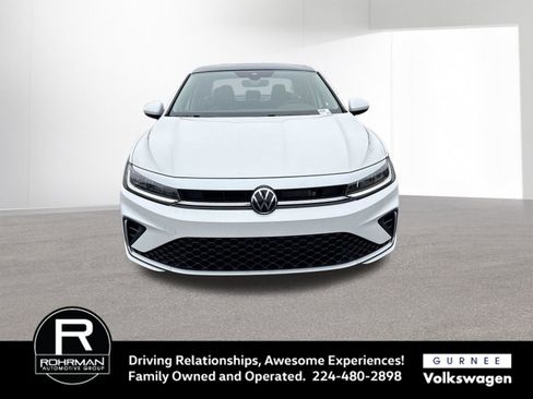 New 2026 Volkswagen Jetta SE image 3