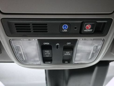 Used 2018 Honda Odyssey Touring image 23