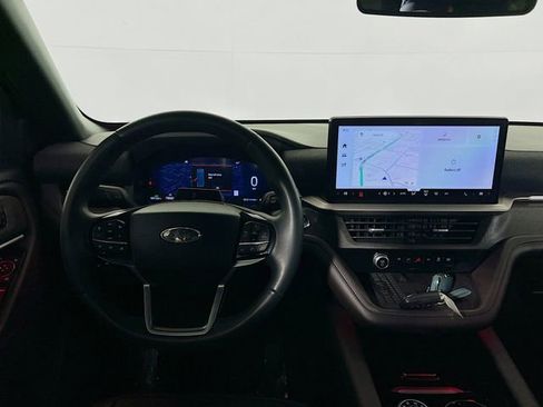 Used 2025 Ford Explorer Platinum w/ Ultimate Package image 19