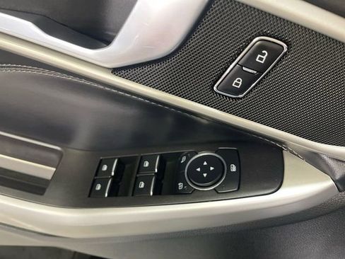 Used 2023 Ford Explorer XLT w/ Equipment Group 202A AWD/4WD image 13