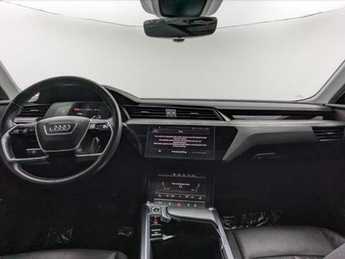 Used 2021 Audi e-tron Premium w/ Convenience Plus Package image 24