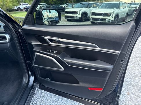 Used 2020 Kia Telluride S FWD image 21