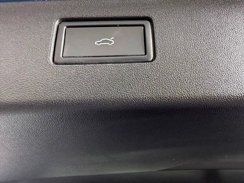 Used 2025 Volkswagen Tiguan SE R-Line AWD/4WD image 29