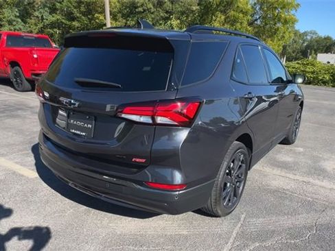 Used 2022 Chevrolet Equinox RS w/ Infotainment Package image 8