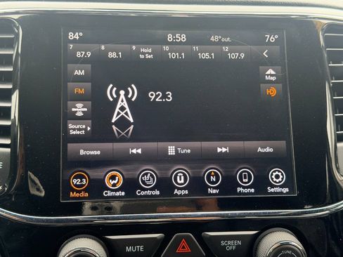 Used 2020 Jeep Grand Cherokee Overland AWD/4WD image 39