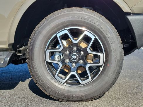 New 2025 Ford Bronco Outer Banks image 9