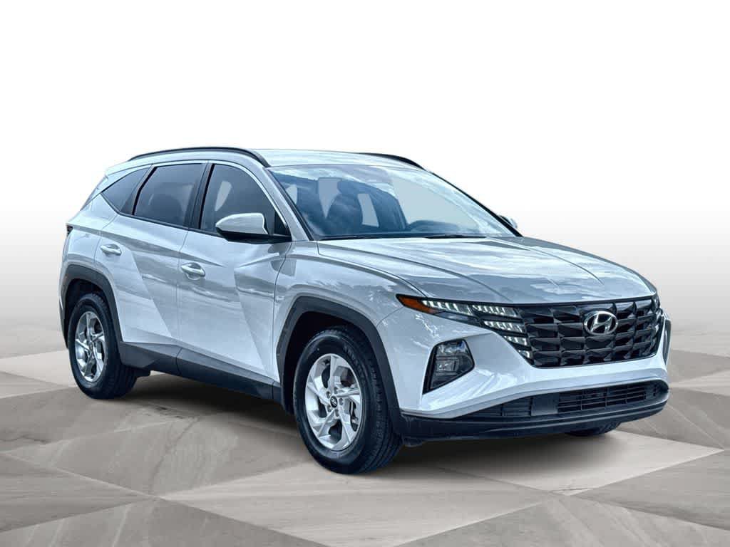 Used 2024 Hyundai Tucson SEL FWD image 2