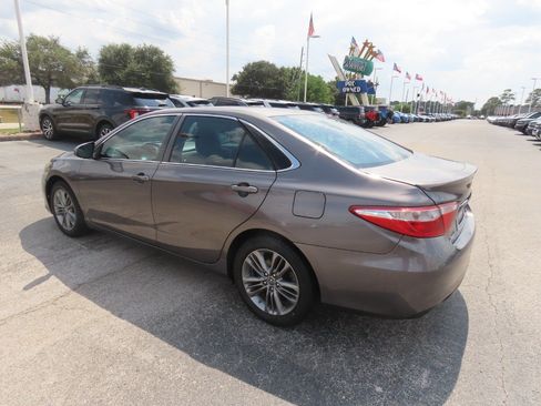 Used 2016 Toyota Camry SE FWD image 15