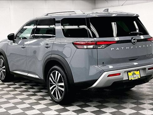 Used 2025 Nissan Pathfinder Platinum AWD/4WD image 3