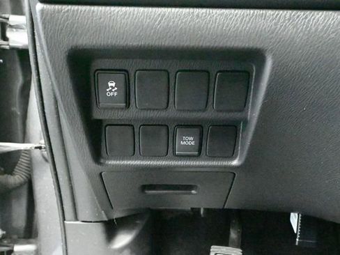 Used 2017 Nissan Pathfinder S image 27