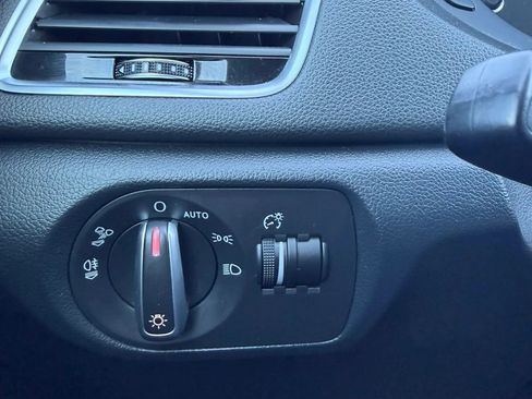 Used 2018 Audi Q3 2.0T Premium image 21