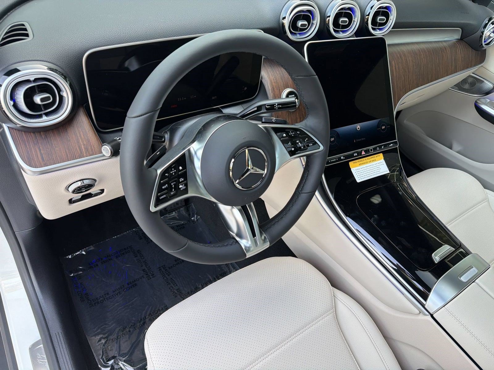 Used 2026 Mercedes-Benz GLC 300 4MATIC image 4