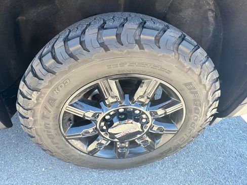 Used 2024 GMC Sierra 3500 AT4 w/ AT4 Premium Plus Package AWD/4WD image 13