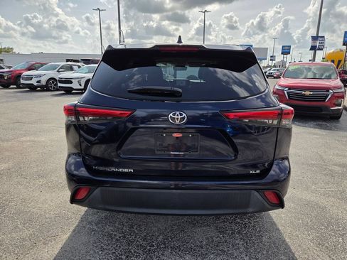 Used 2023 Toyota Highlander XLE FWD image 13