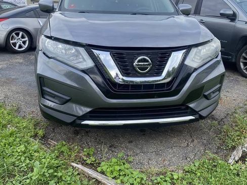 Used 2019 Nissan Rogue S AWD/4WD image 2