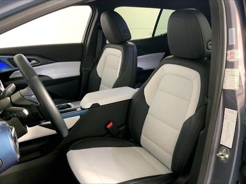 Used 2025 Chevrolet Equinox EV LT FWD image 22