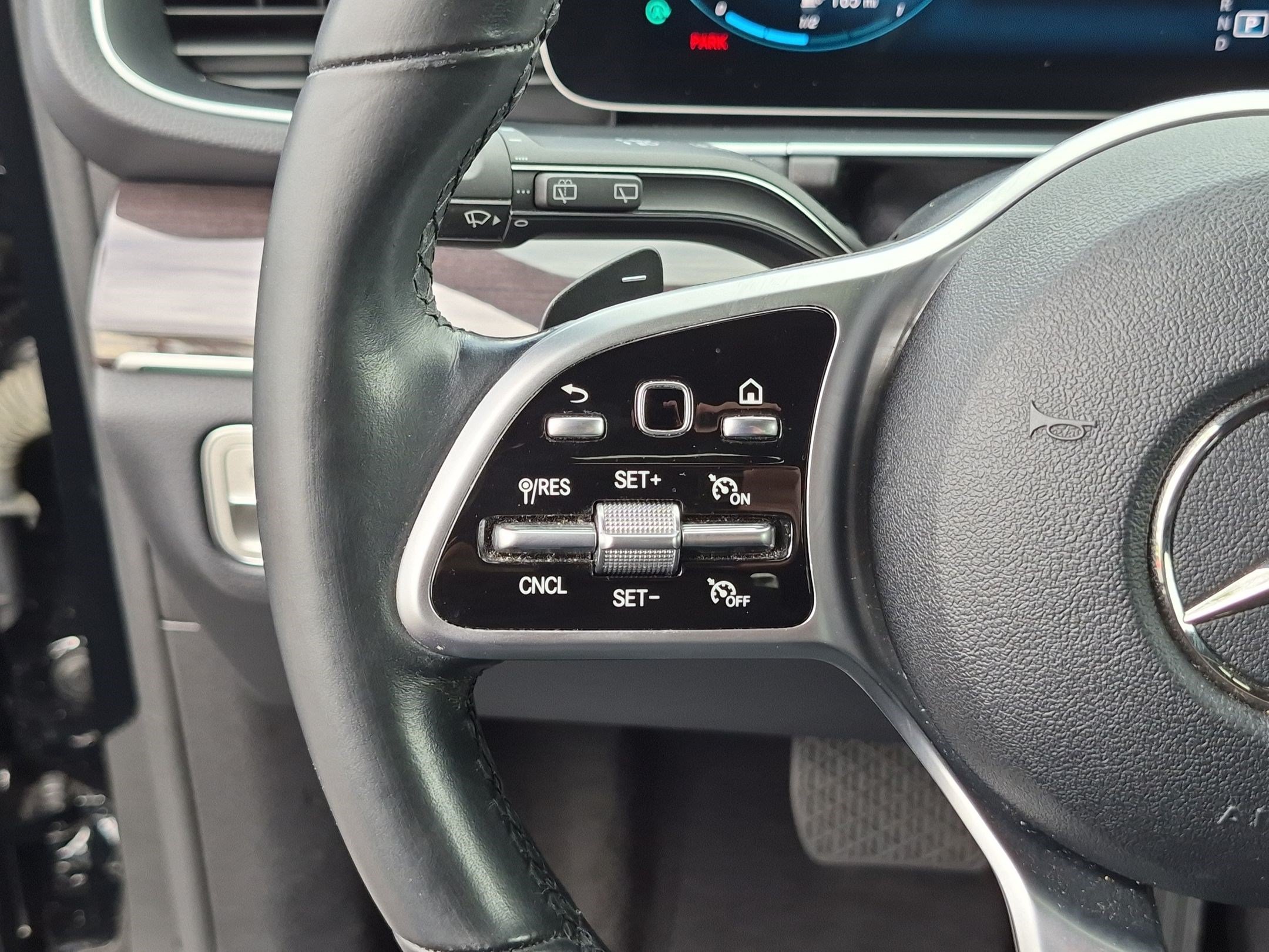 Used 2020 Mercedes-Benz GLE 350 4MATIC image 19
