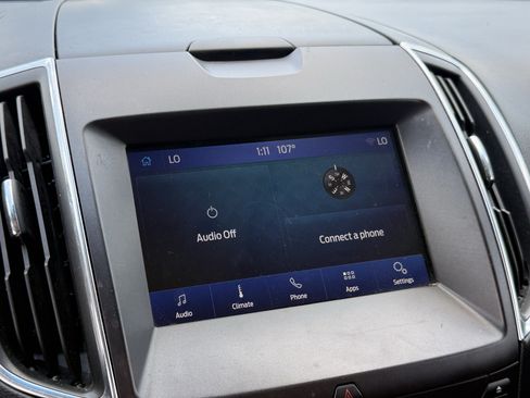 Used 2019 Ford Edge Titanium FWD image 10