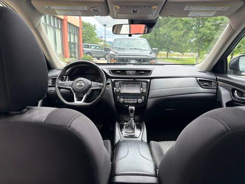 Used 2019 Nissan Rogue SV w/ Sun & Sound Touring Package AWD/4WD image 45