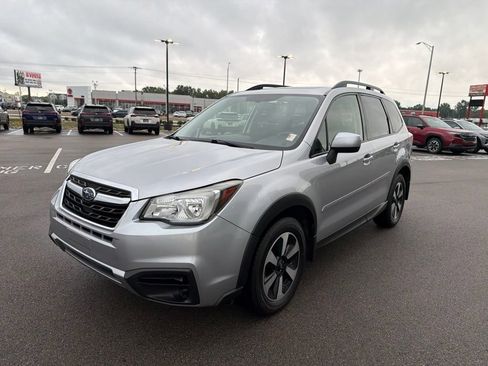 Used 2018 Subaru Forester 2.5i Premium w/ All-Weather Package AWD/4WD image 3