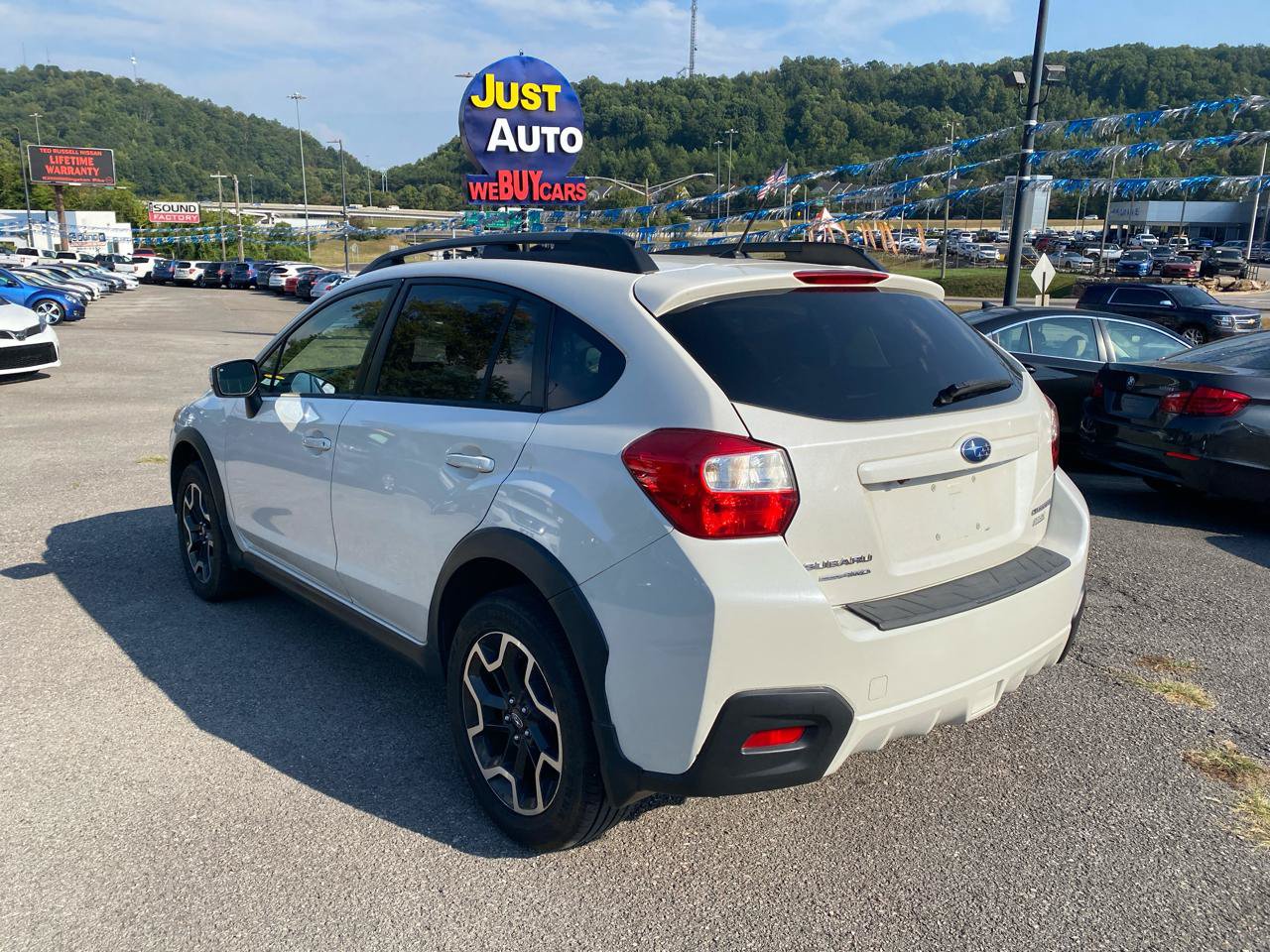 Used 2017 Subaru Crosstrek 2.0i Premium AWD/4WD image 5