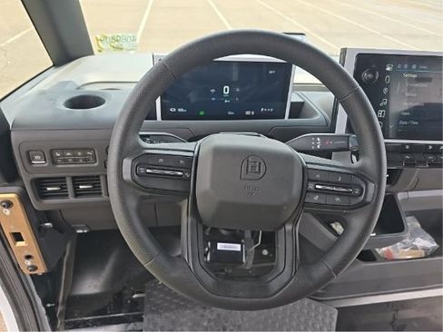 Used 2024 Chevrolet Brightdrop 400 w/ Commercial Equipment Package AWD/4WD image 6