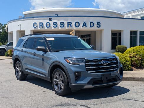 Used 2025 Ford Explorer Active w/ Active Comfort Package AWD/4WD image 1
