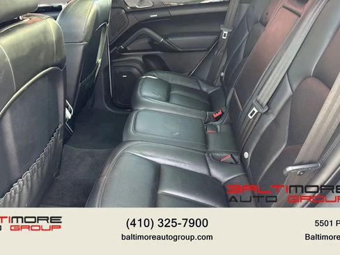 Used 2017 Porsche Cayenne Platinum Edition AWD/4WD image 33